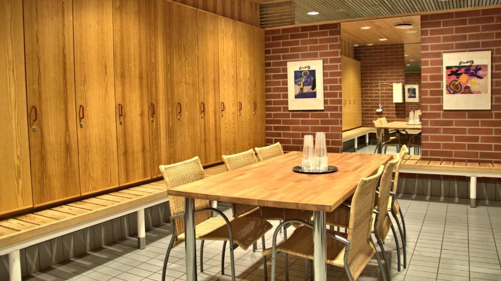 Hotel Kuninkaantie Эспоо Экстерьер фото